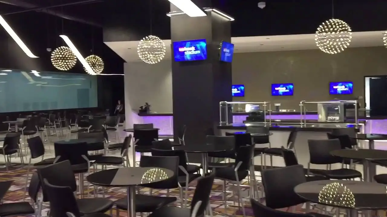HD televisions at Delta Sky360 Club